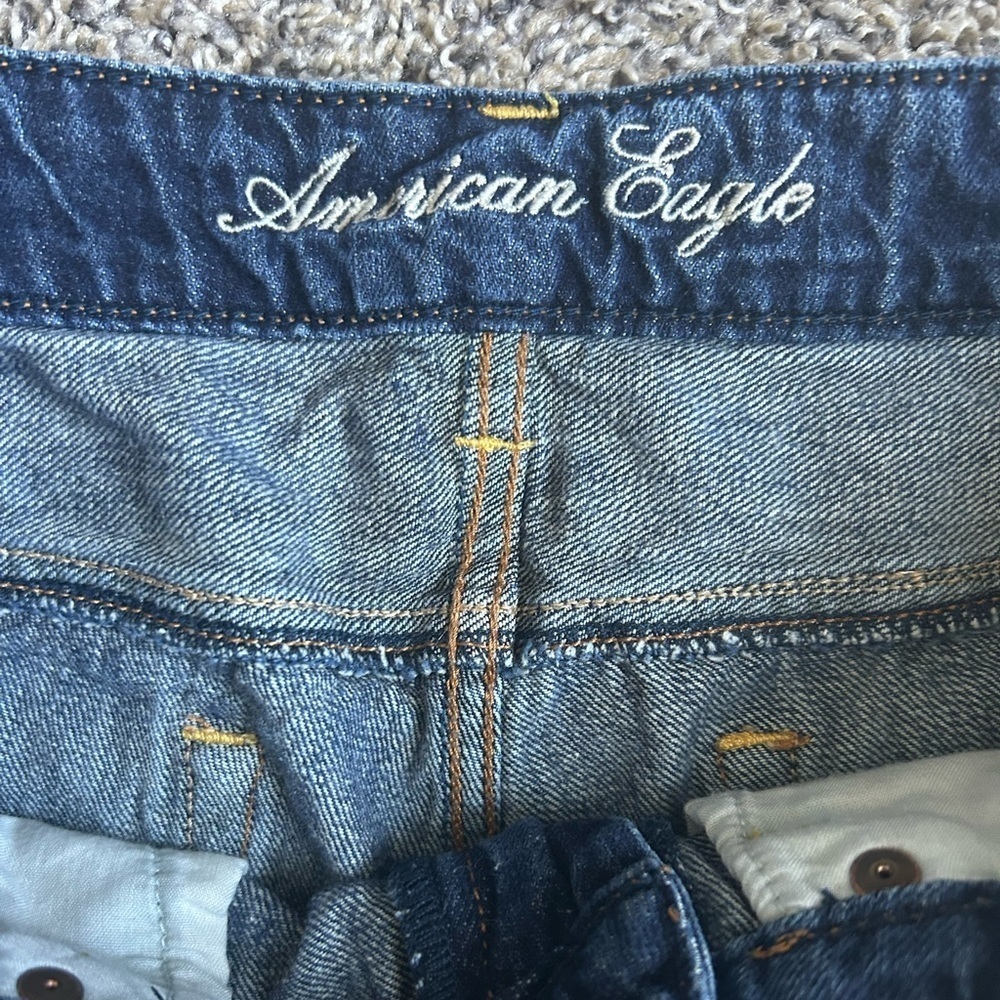 American Eagle Women’s Distressed Jean Shorts size 0 - Picture 2 of 6